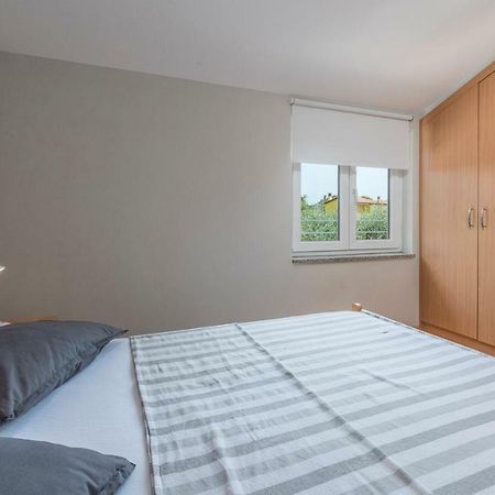 Apartment Green With Balcony Nova Vas  المظهر الخارجي الصورة