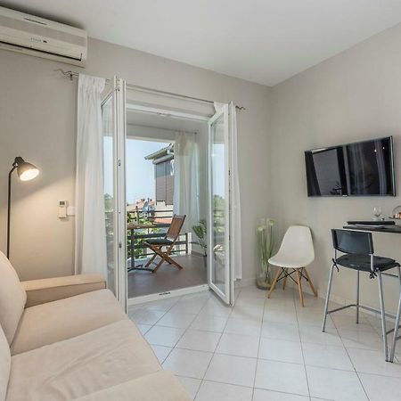 Apartment Green With Balcony Nova Vas  المظهر الخارجي الصورة