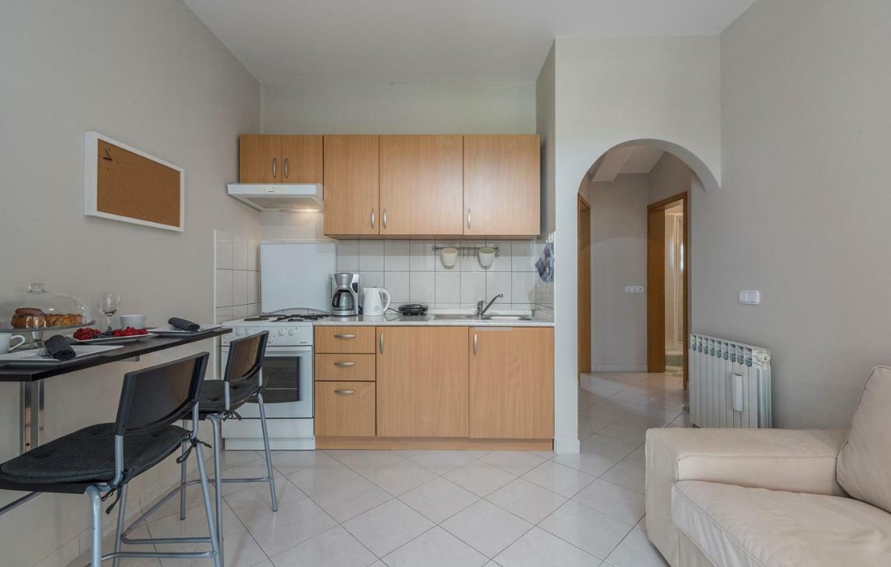 Apartment Green With Balcony Nova Vas  المظهر الخارجي الصورة