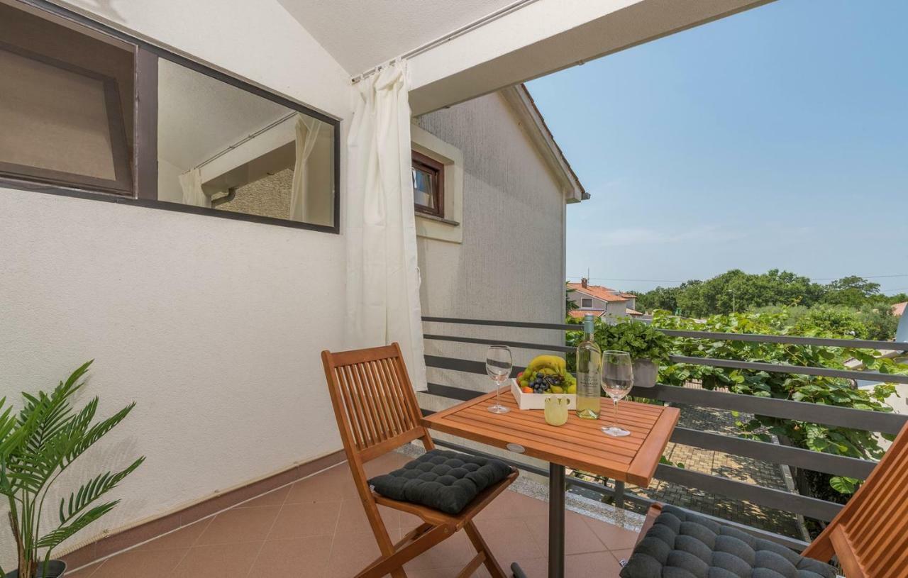 Apartment Green With Balcony Nova Vas  المظهر الخارجي الصورة