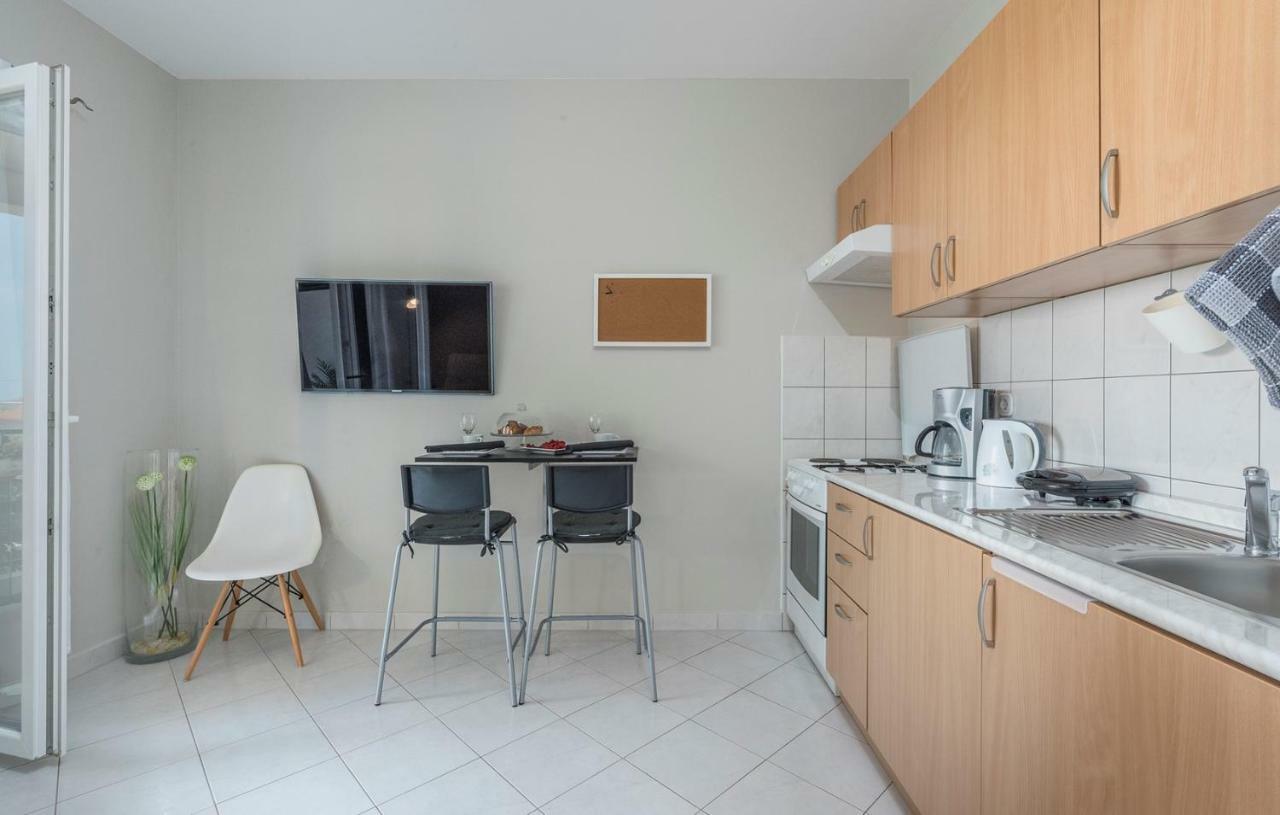 Apartment Green With Balcony Nova Vas  المظهر الخارجي الصورة