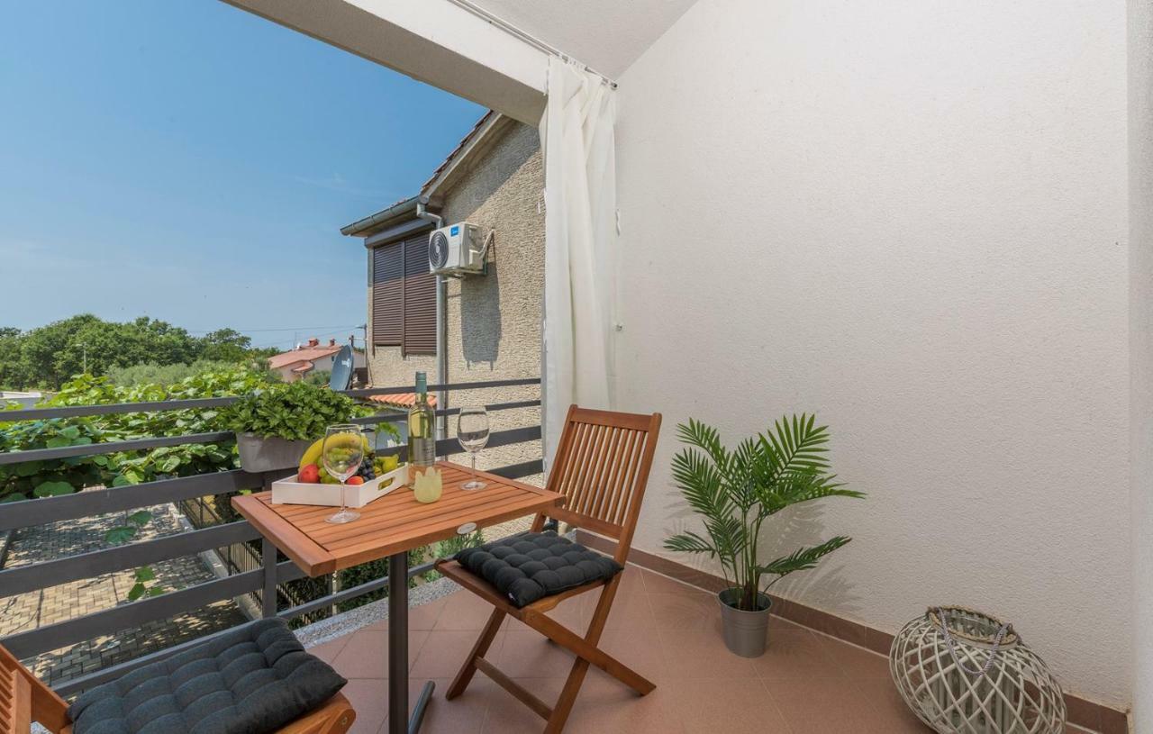 Apartment Green With Balcony Nova Vas  المظهر الخارجي الصورة